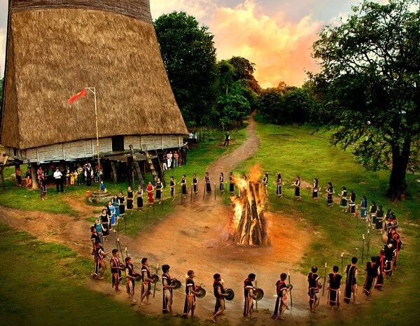 HÀ NỘI - BUÔN MÊ THUỘT - PLEIKU